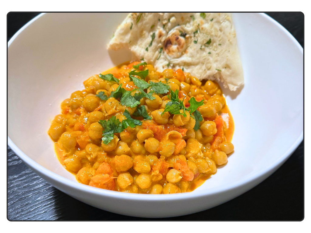 easy family-friendly dinner: chickpea curry with naan